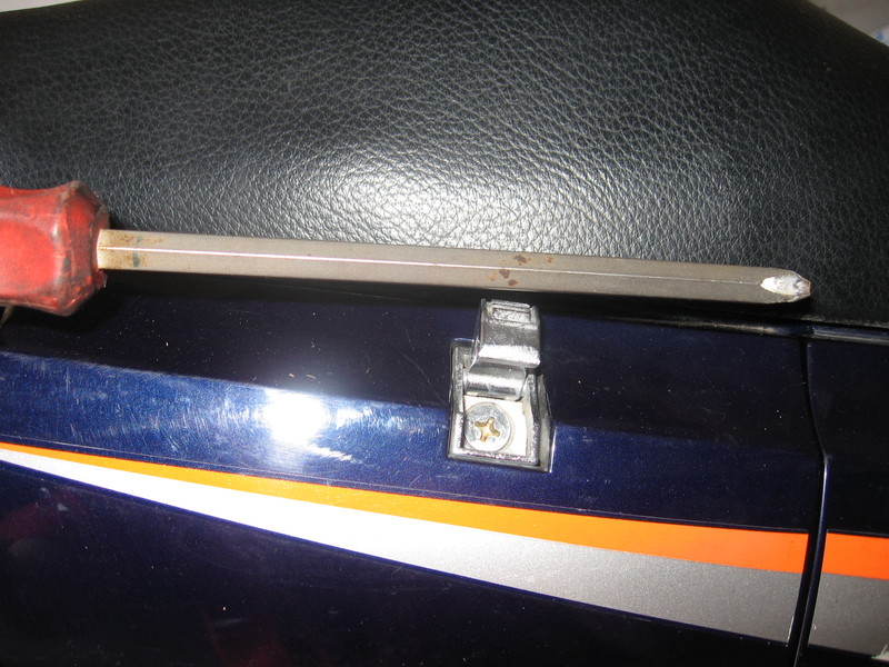 File:InstallingVenturaRack002.jpg