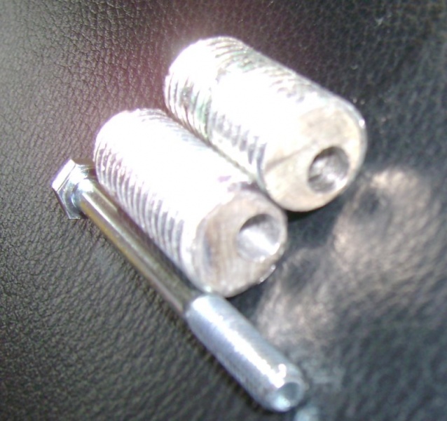 File:Hard luggage 02.jpg